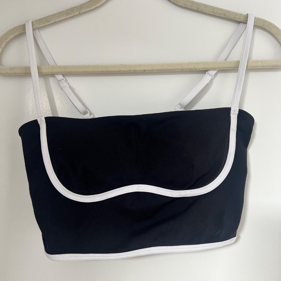 ALO Yoga Black and White Tank Top - Picture 4 of 5